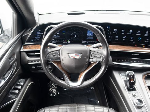 Used 2022 Cadillac Escalade Sport Platinum AWD/4WD image 2