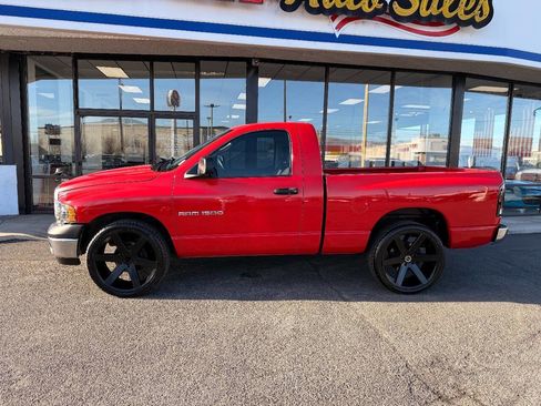Used 2005 Dodge Ram 1500 Truck ST image 2