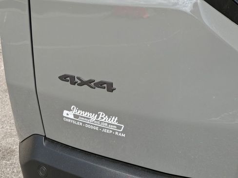 New 2026 Jeep Cherokee Overland image 24