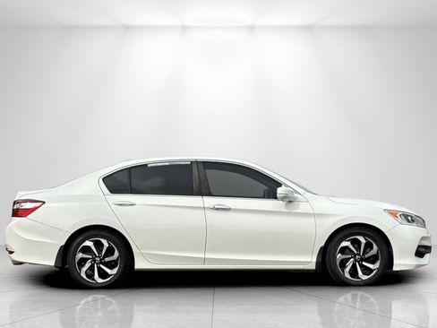 Used 2017 Honda Accord EX-L image 2