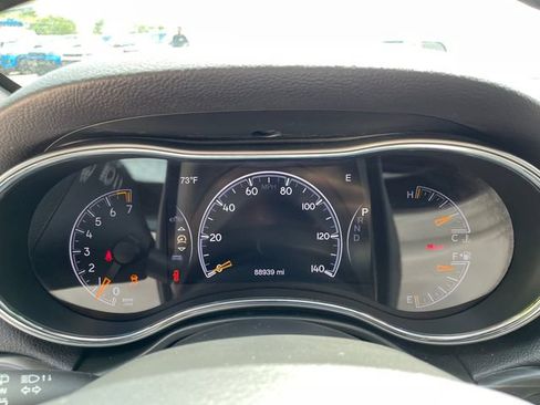 Used 2020 Jeep Grand Cherokee Limited AWD/4WD image 28