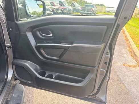 Used 2024 Nissan Titan PRO-4X w/ Pro-4x Convenience Package AWD/4WD image 27