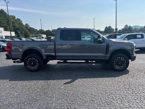 Used 2024 Ford F250 Lariat w/ Lariat Ultimate Package AWD/4WD image 9