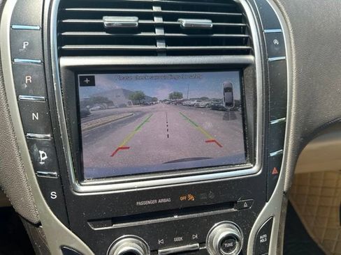 Used 2019 Lincoln Nautilus Select FWD image 11