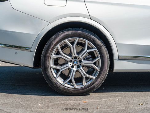 Used 2024 BMW X7 xDrive40i image 55