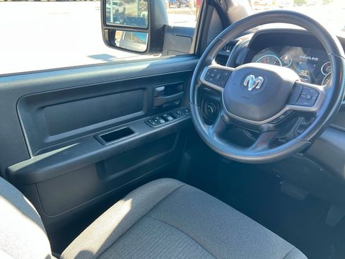 Used 2024 RAM 3500 Tradesman w/ Chrome Appearance Group AWD/4WD image 12