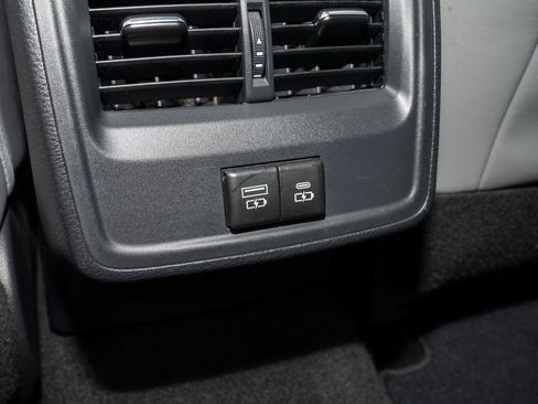 Certified 2021 Toyota Avalon XLE w/ Moonroof Package image 7