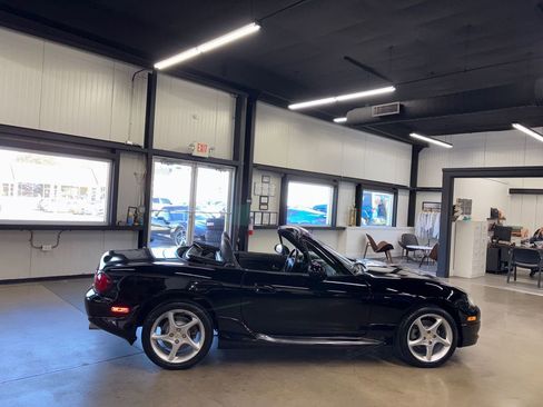 Used 2003 MAZDA MX-5 Miata LS image 17