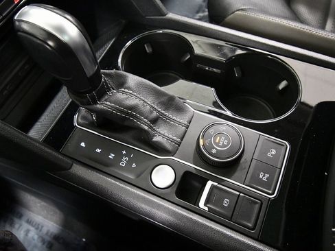 Used 2023 Volkswagen Atlas SEL Premium image 28