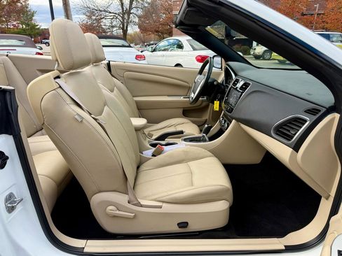 Used 2011 Chrysler 200 Limited FWD image 37