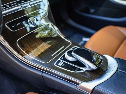 Used 2019 Mercedes-Benz C 300 Sedan image 24