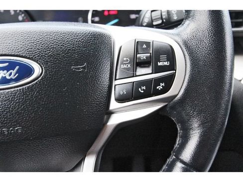 Used 2022 Ford Explorer XLT w/ Equipment Group 202A RWD image 18