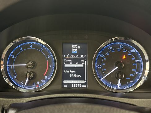 Used 2017 Toyota Corolla L image 33