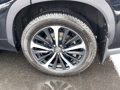 Used 2022 Toyota Highlander XSE image 9