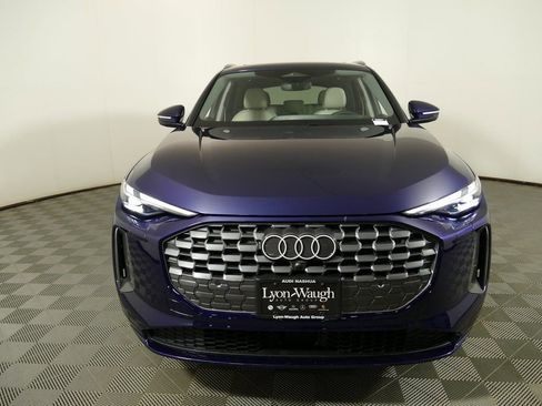 Used 2025 Audi Q5 Premium image 8