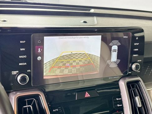 Certified 2023 Kia Sorento EX image 18