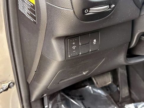Used 2014 Kia Soul + FWD image 16