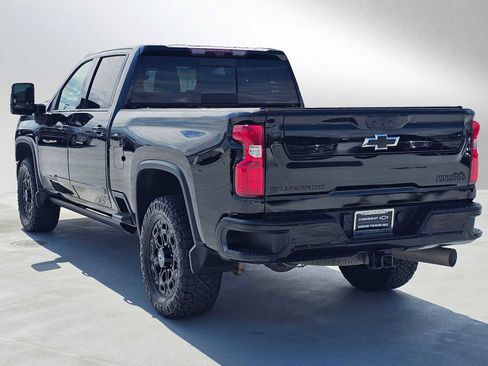 Used 2024 Chevrolet Silverado 2500 High Country w/ High Country Premium Package AWD/4WD image 5