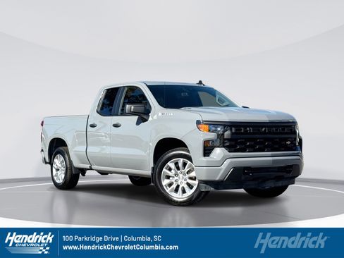 Used 2025 Chevrolet Silverado 1500 Custom image 1