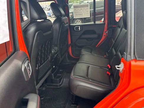 Used 2019 Jeep Wrangler Unlimited Rubicon w/ Uconnect 4C Nav & Sound Group image 5