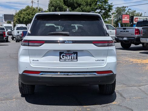 Used 2023 Jeep Grand Cherokee Limited w/ Trailer Tow Prep Group (B) AWD/4WD image 5