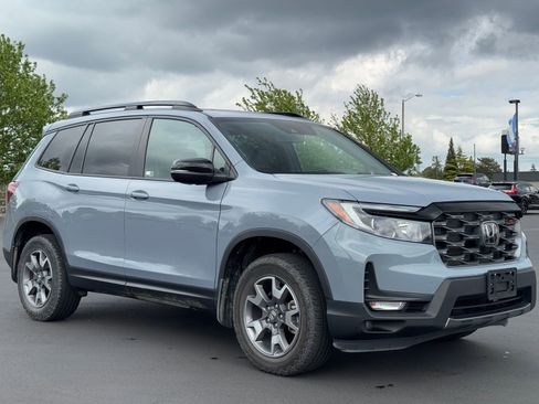Used 2023 Honda Passport TrailSport image 7