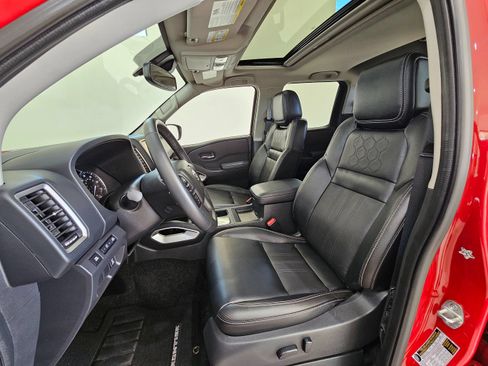 Used 2022 Nissan Frontier SV w/ SV Premium Package RWD image 18