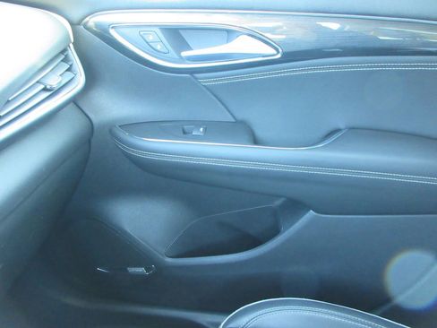 Certified 2022 Buick Envision Essence w/ Technology Package I image 36