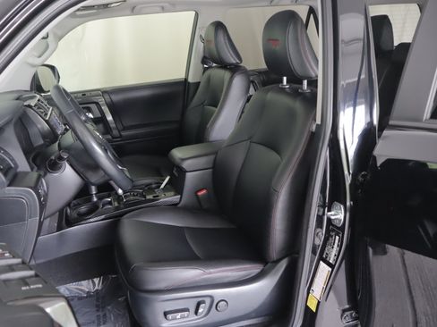 Used 2023 Toyota 4Runner TRD Off-Road Premium w/ Off Road Premium Plus Package AWD/4WD image 9