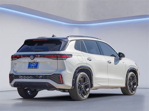 New 2026 Volkswagen Tiguan SE R-Line image 5