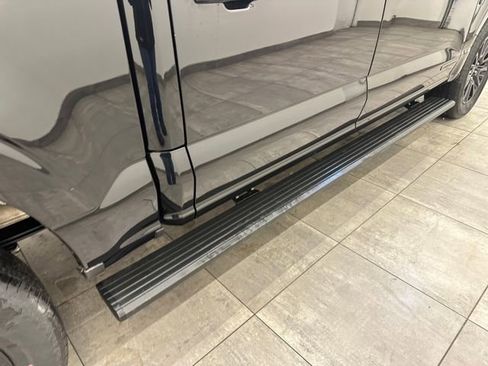 Certified 2025 Ford F150 Platinum w/ FX4 Off-Road Package AWD/4WD image 18