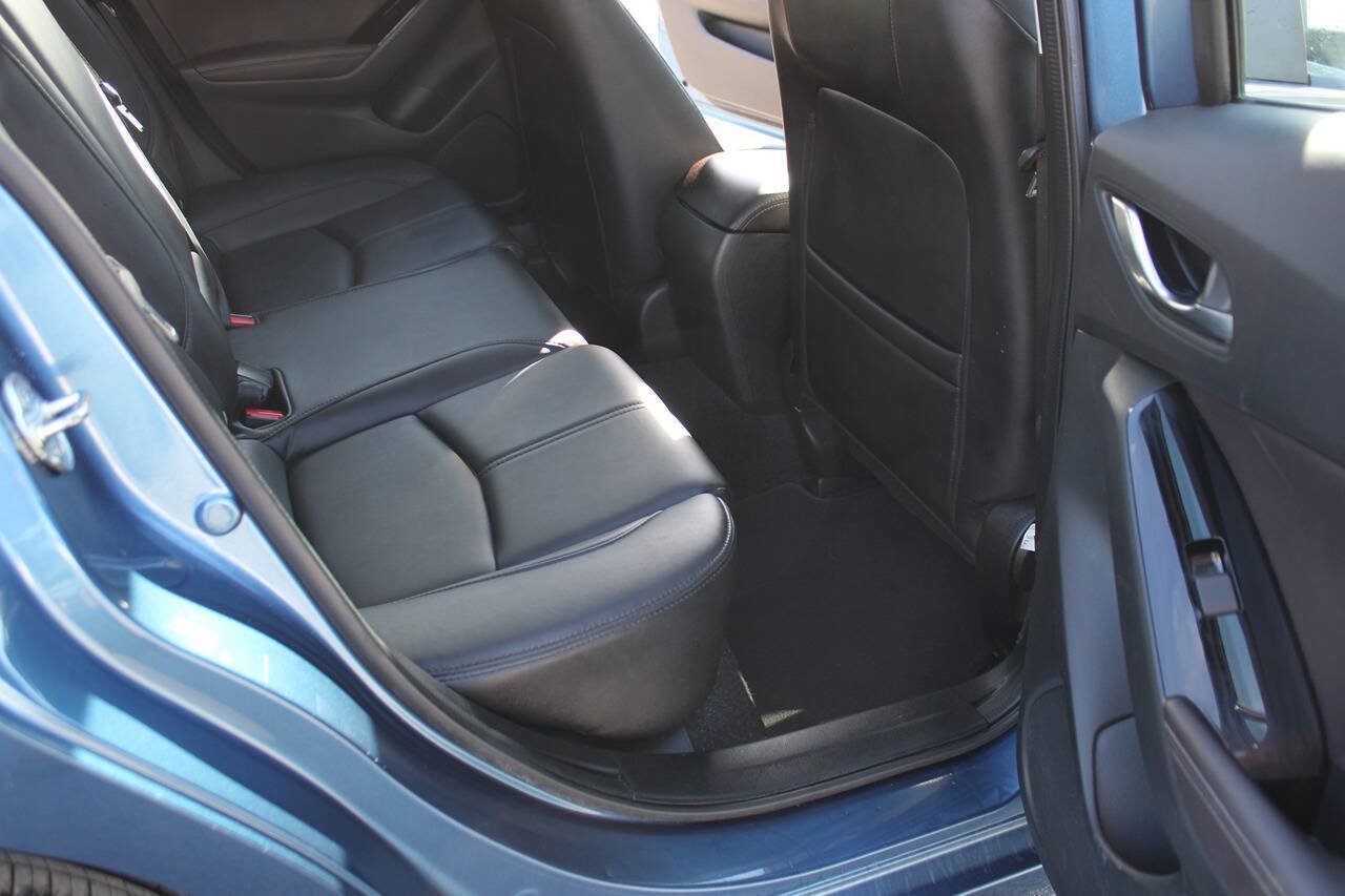 Used 2017 MAZDA MAZDA3 Touring FWD image 39