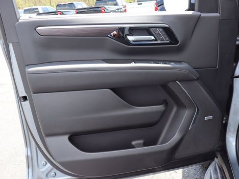 New 2026 Chevrolet Suburban Premier AWD/4WD image 34