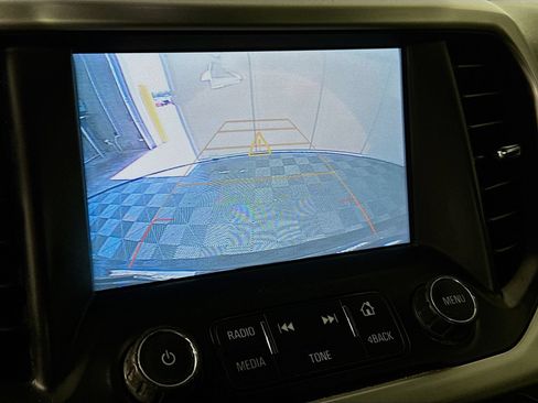 Used 2019 GMC Acadia SLT FWD image 14
