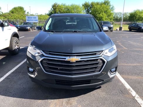 Used 2019 Chevrolet Traverse LT FWD image 2