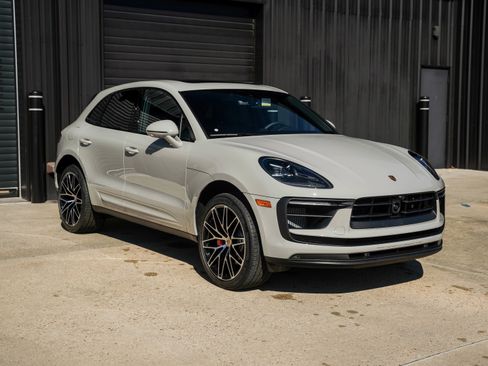 New 2026 Porsche Macan S image 7