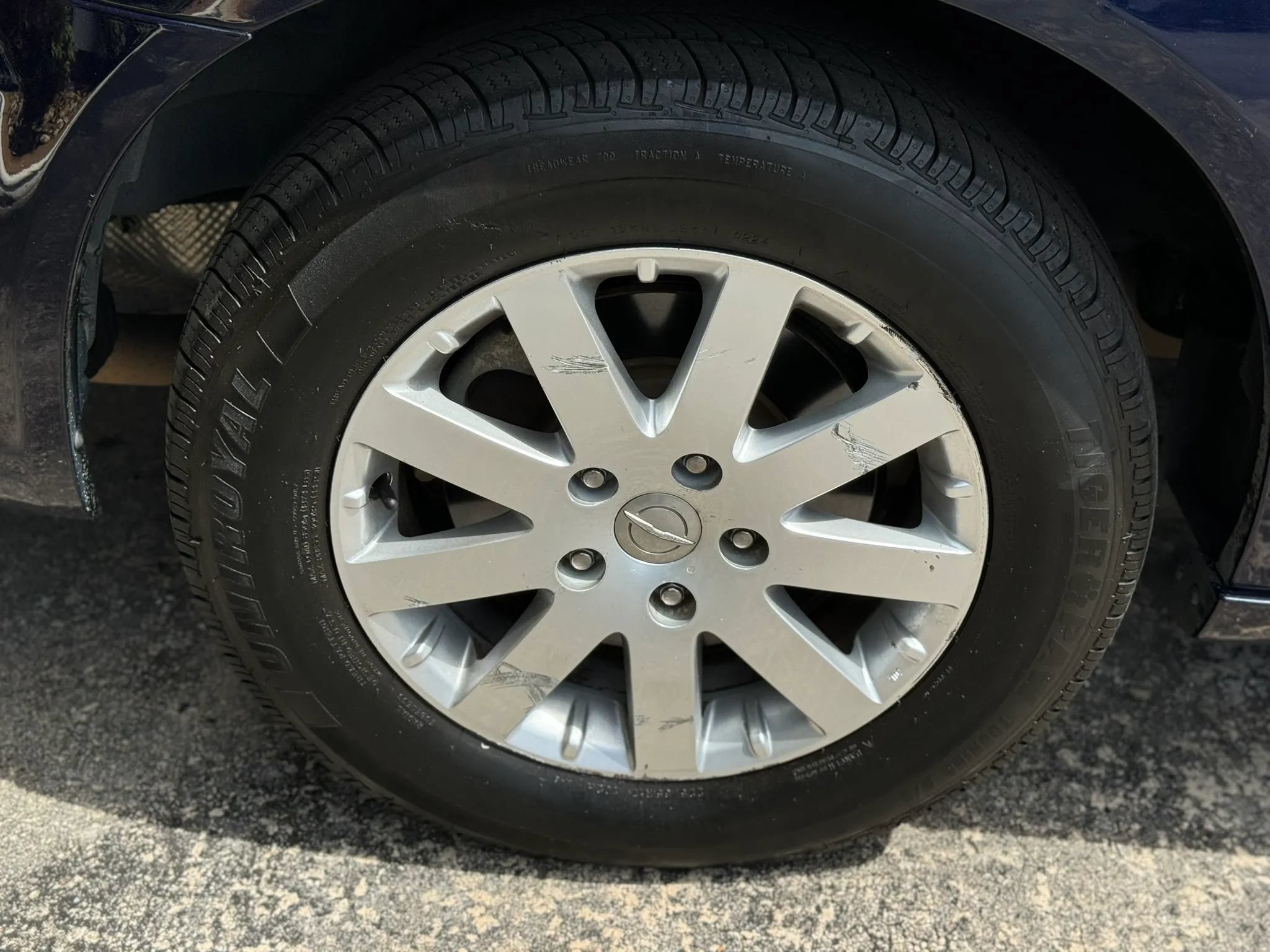 Used 2016 Chrysler Town & Country Touring FWD image 35