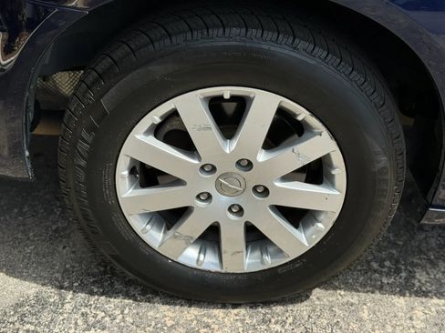 Used 2016 Chrysler Town & Country Touring FWD image 35