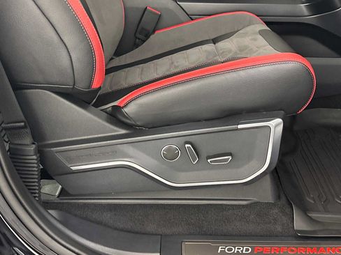 Used 2025 Ford F150 Raptor AWD/4WD image 19