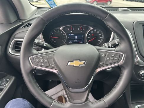 Used 2024 Chevrolet Equinox LT AWD/4WD image 3