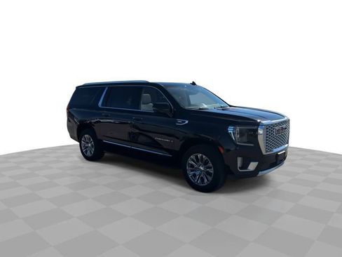 Used 2023 GMC Yukon XL Denali image 2