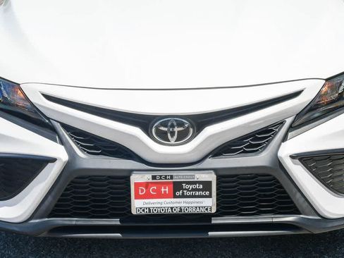Used 2024 Toyota Camry SE FWD image 5