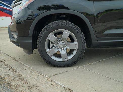 Used 2025 Honda Ridgeline TrailSport image 11