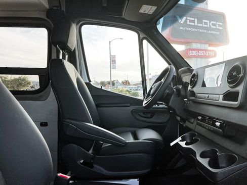 Used 2022 Mercedes-Benz Sprinter 2500 image 50