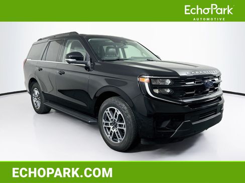 Used 2025 Ford Expedition Active AWD/4WD image 1