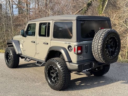 Used 2021 Jeep Wrangler Unlimited Sport image 8