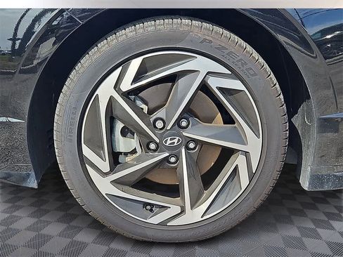 Certified 2024 Hyundai Sonata SEL w/ Convenience Package image 8