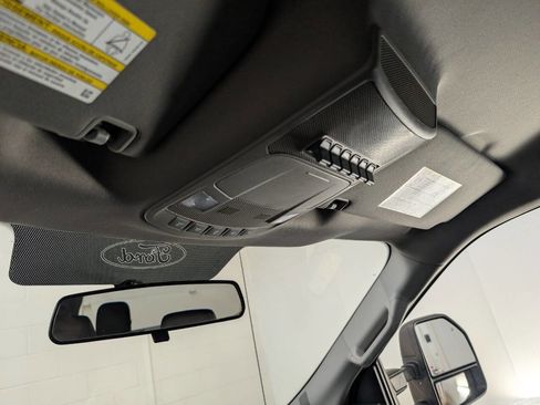 Used 2018 Ford F250 XLT w/ XLT Value Package image 11