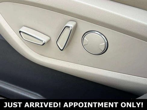 Used 2022 Lincoln Nautilus Reserve FWD image 33