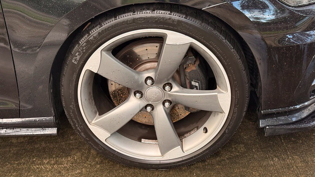 Used 2019 Volkswagen Golf R 4-Door AWD/4WD image 12